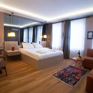 تشيرز بورت هاوس فندق